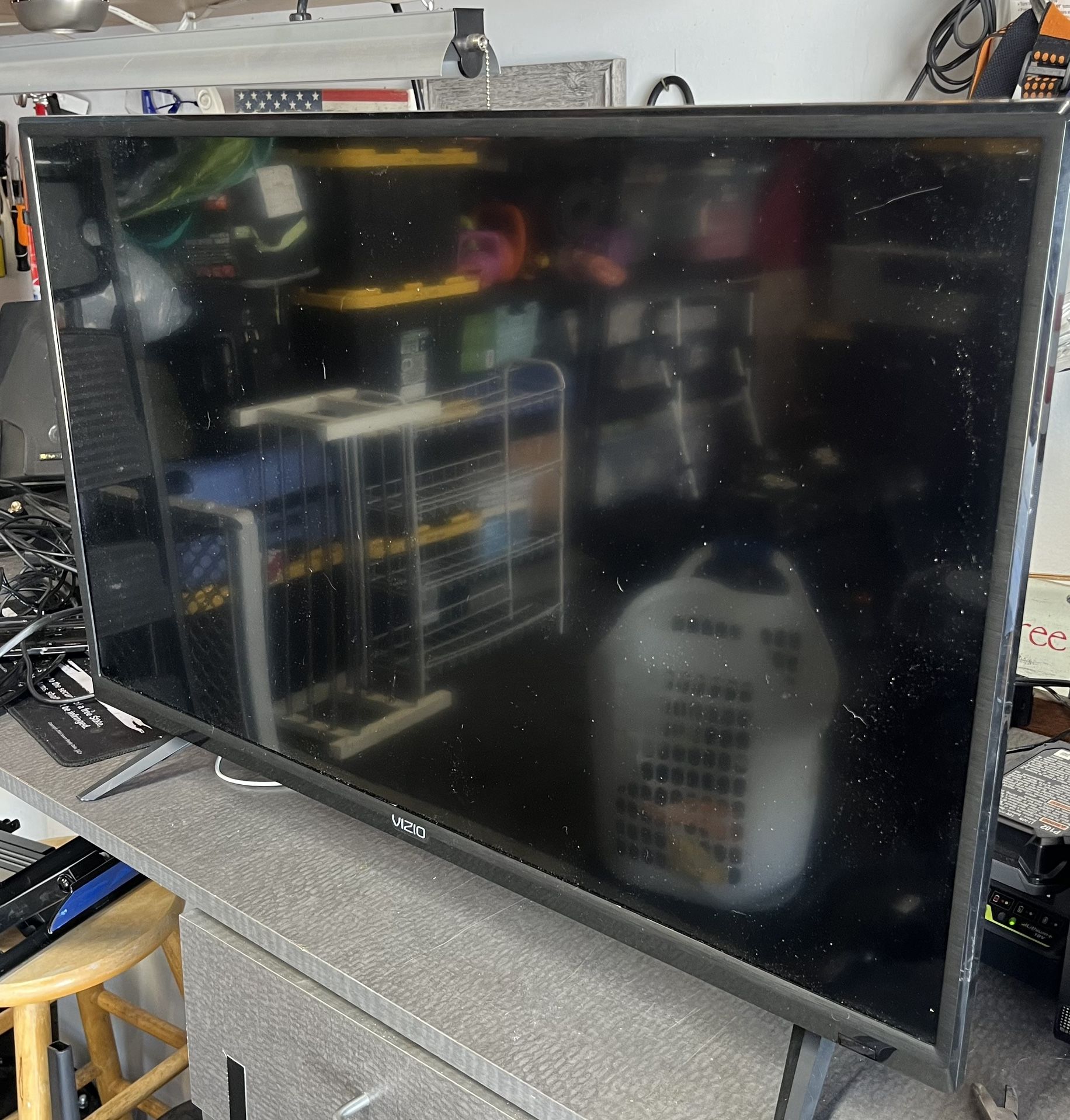 Vizio 32” LED Web Enabled Tv