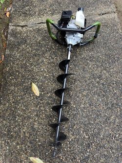 Gas powered auger