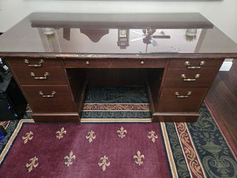 Executive Desk, With Glass Top, Free Rug