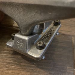 Indapendent Skateboard Trucks 