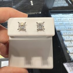 14k Gold REAL DIAMOND Solitaire Earrings 2ctw Total For A Good Price!!