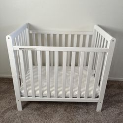 Delta Mini Crib White Travel Convertible Baby Gear Nursery Furniture 