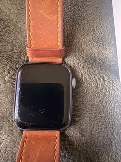 Apple Watch Series 4 few scratches works perfectly