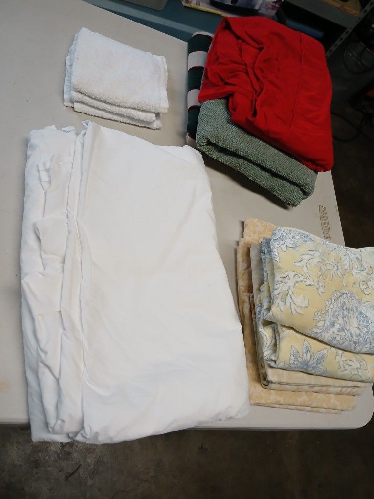Pillow Cases Fitted Sheet Face Towels Fabric Saks Fifth Avenue Bag
