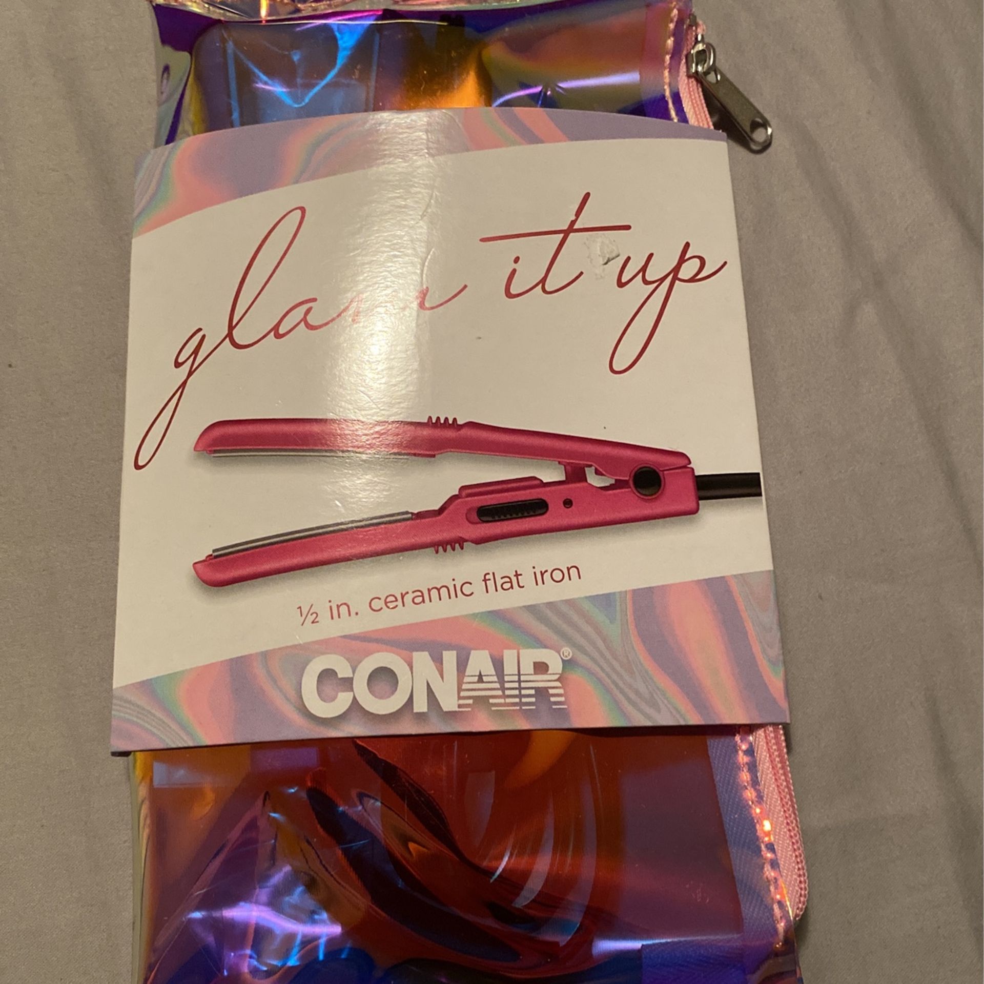 CONAIR 1/2 Inch Ceramic Flat Iron GLAM IT UP To-Go Zipper Pouch