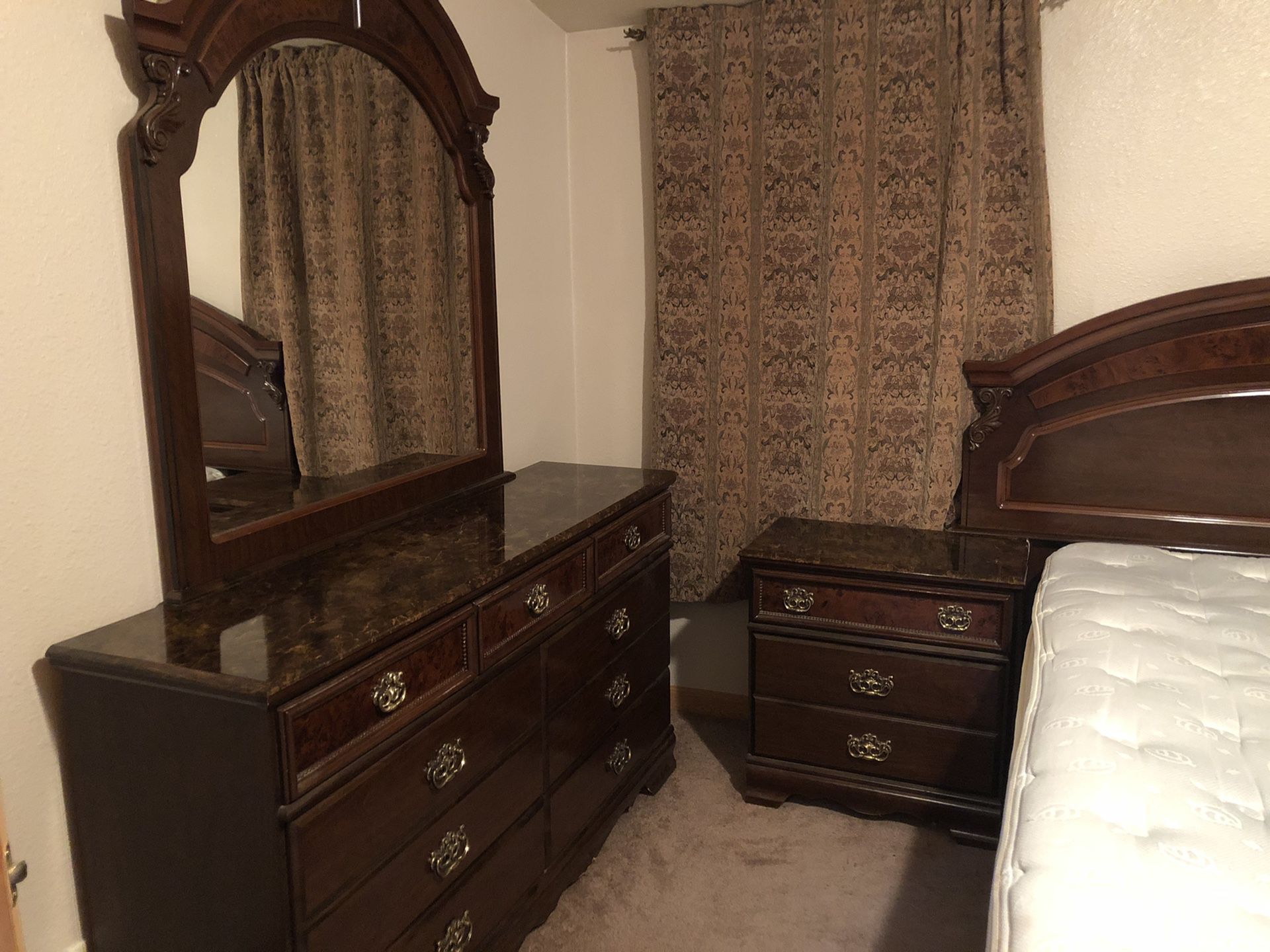 7 piece beautiful wood bedroom set- includes king mattress **PENDING PICKUP**
