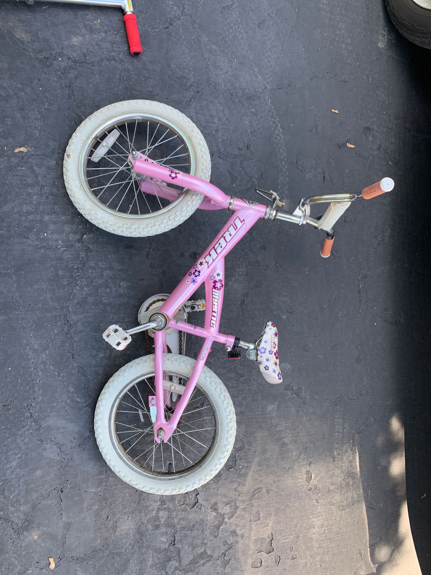Trek Mystic Pink Bike 16” Tires