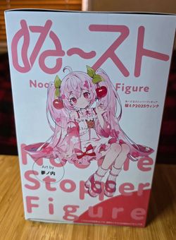 Sakura Miku Noodle  Stopper Figure