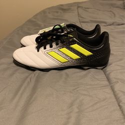 Adidas Soccer Cleats Size 4.5