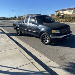 Ford  F- 150. 2000  5.4 