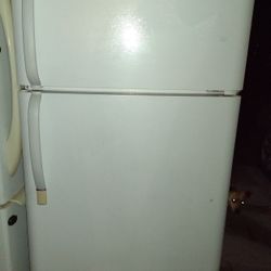 Frigidaire White Refrigerator $225.00