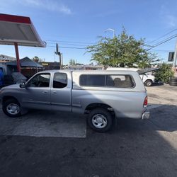 Toyota Tundra Camper Shell 