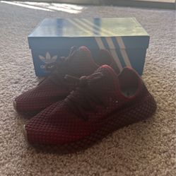 Brand New Never Worn Adidas Sneaker 