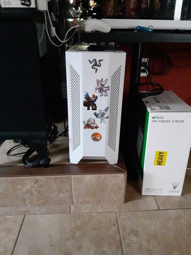 AMD Gaming Computer & HP Monitor