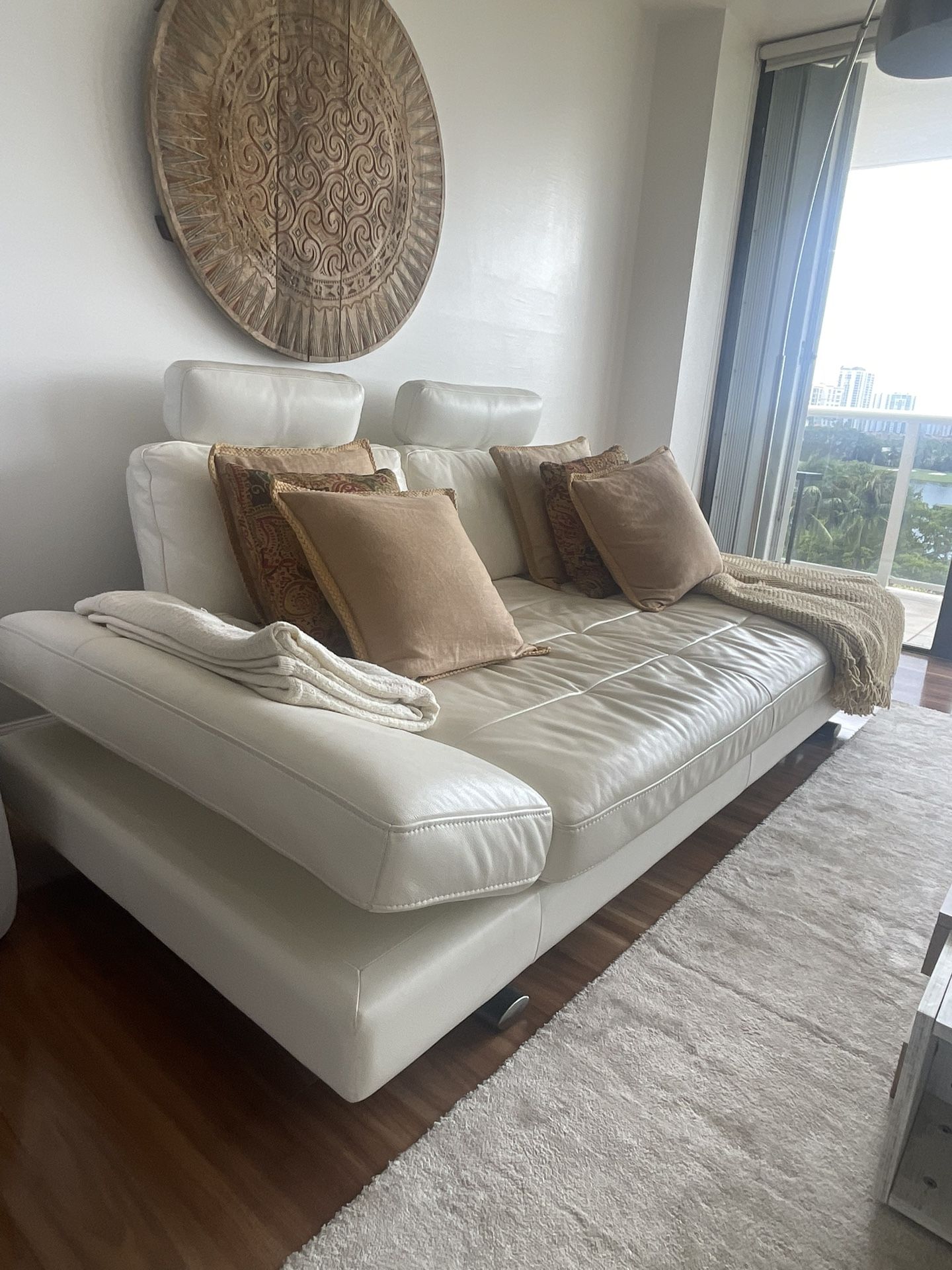 Modern White Leather Sofa – Stylish & Comfortable
