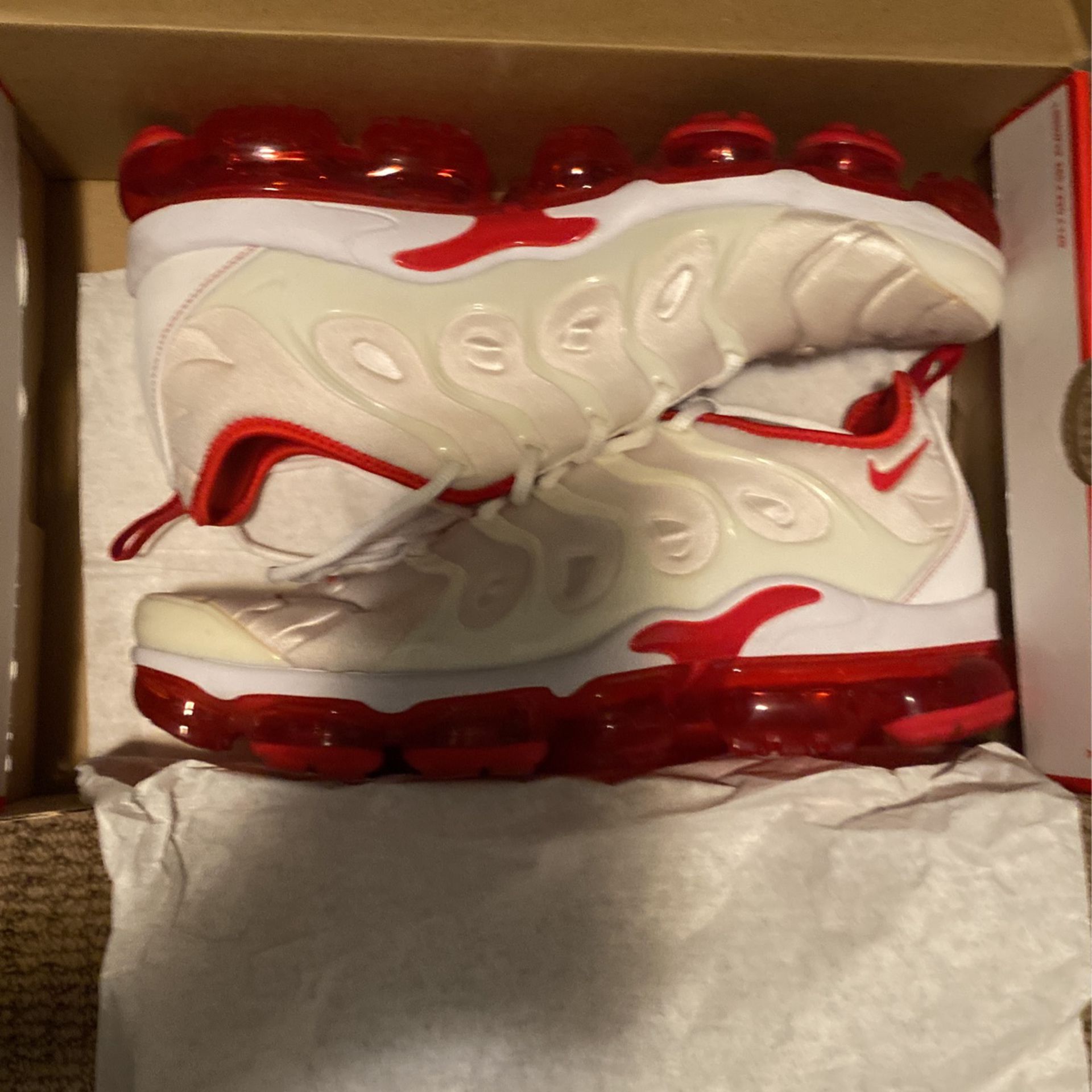 Nike Vapormax Plus, Size 11, University Red And White 