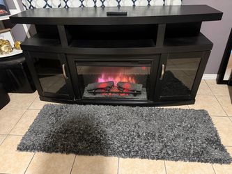Entertainment center/TV stand
