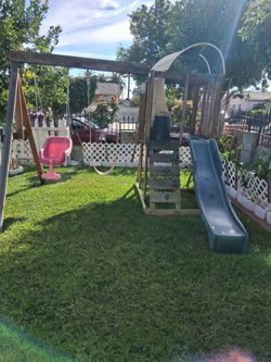 Kids Playground (NEGOTIABLE)