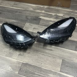 2021-2023 TESLA MODEL 3  SINGLE PROJECTOR HEADLIGHT  TYPE  IN PRISTINE CONDITION