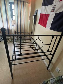 🛏️  bed