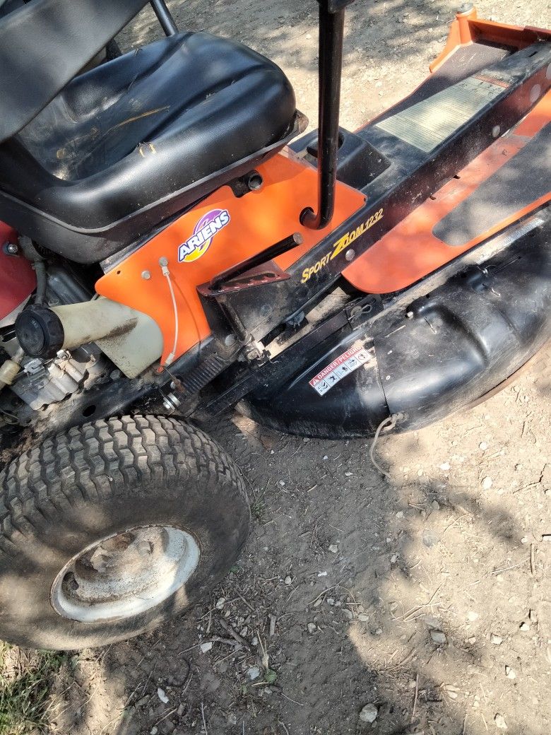 Mower Runs Good.. Great Shape