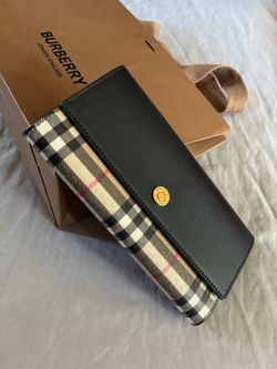 Burberry Woman’s Wallet/purse/bag