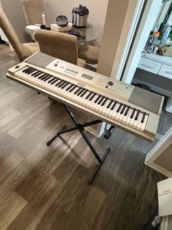 Yamaha YPG-235 keyboard with Stand