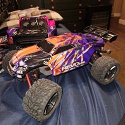 Traxxas Slash  And Revo 