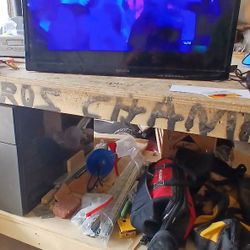 Insignia Tv With DVD Player