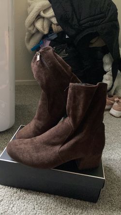 Women’s Brown Boots Size 8
