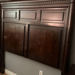 Beautiful Queen Bed Frame 