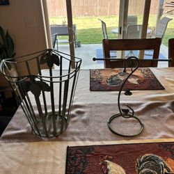 Metal basket and decor 