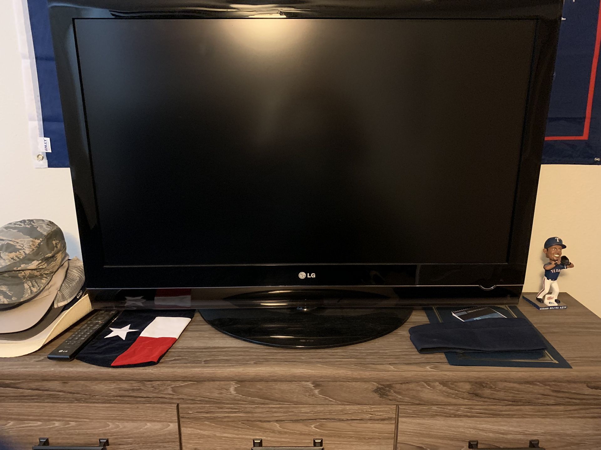 42’ LG Flatscreen TV