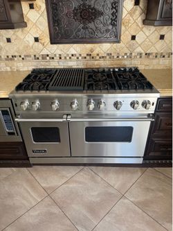 48in Viking range all gas 6 burners and griddle