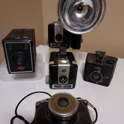 5 Vintage Display Cameras 