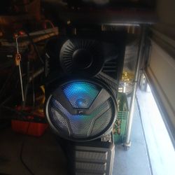 X-BASS INDOOR OR OUTDOOR BLUETOOTH SPEAKER ALSO HAS MICPHONE HOOK UP 