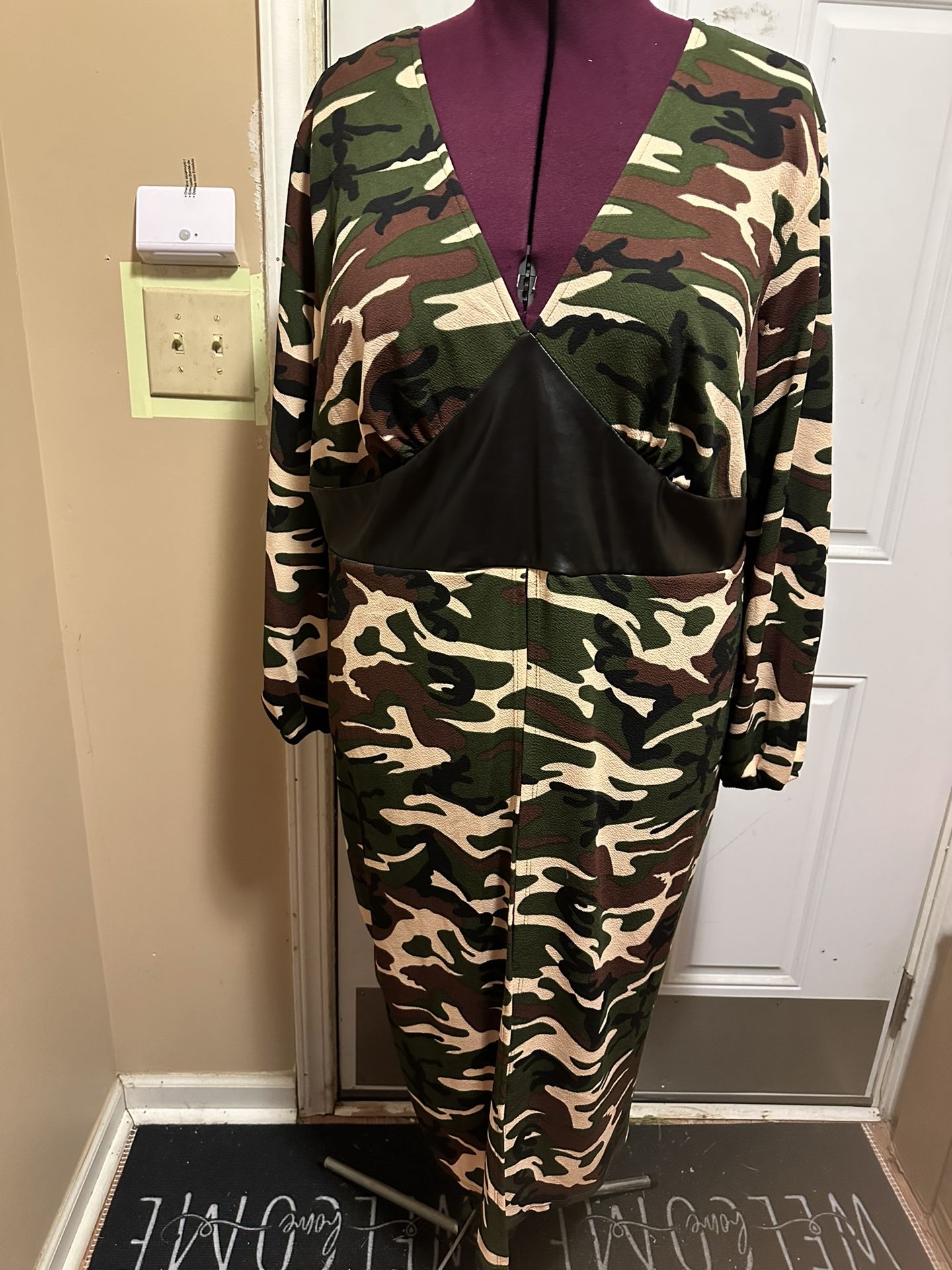 Camouflage Top Size 26/28
