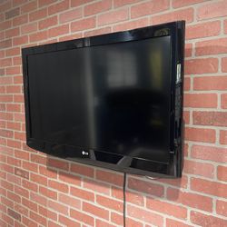 TV+Mounting Wall bracket and LED Lights. 