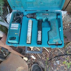 Vintage Makita Drill With 2 Batteries And Charger