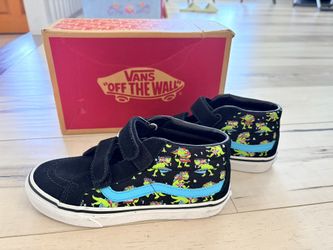 Brand New Kid Vans Shoes Size 2.5 SK8-Mid Reissue