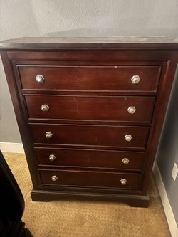Dresser