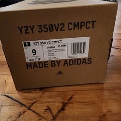 Yeezy 350 V2 Cmpct Size 9 (New)