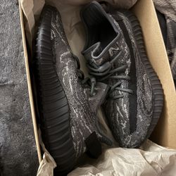 Yeezy  Boost  350