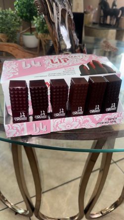 Lipsticks matter chocolates