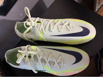 Soccer cleats
