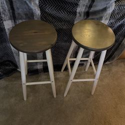Set of 2 Wooden Bar Stools