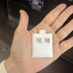 Earrings Yellow Gold 10k. Studs 