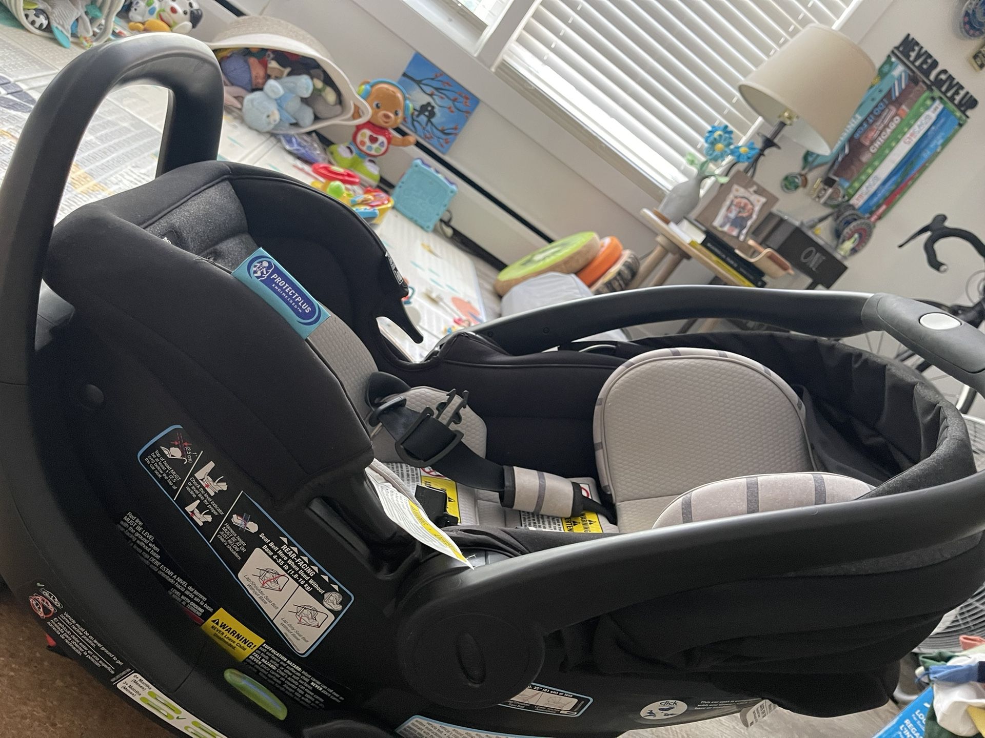 Graco SnugRide SnugFit 35 DLX Infant Car Seat, Maison With The Base