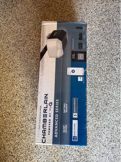 FS: Chamberlain 1/2 HP Smart Chain Drive Garage Door Opener with Battery Backup