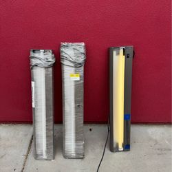 Task light/ canvas/ overhead lights